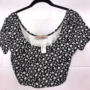 NEW Madeline & Monroe - XL - Short Sleeve Crop Top